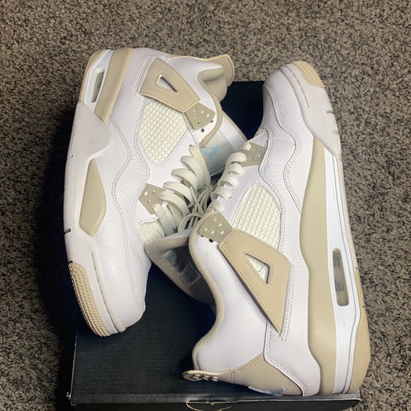 Jordan 4 Sand (2017) - 9Y (9M) - Picture 2 of 8